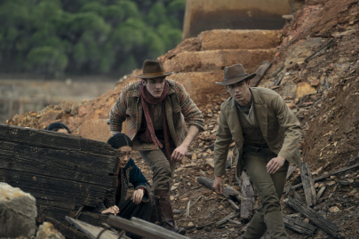 Young Sherlock - Hero Fiennes Tiffin Dónal Finn