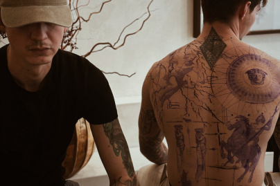 Leandro Muniz: projets de tatouage sur-mesure en micro-réalisme et blackwork à Paris