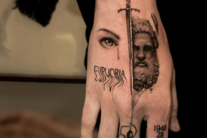 Leandro Muniz: projets de tatouage sur-mesure en micro-réalisme et blackwork à Paris