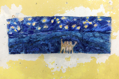 Lettres du quotidien : exposition de Malak et Mona Varichon  - Malak El Zanaty Varichon,  Selfies avec mes copains V et A , 2020  De l'autre côté du ciel avec eux sous les étoiles  Cocotte, Treignac, 2021