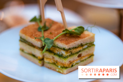 Le tea time Emily in Paris de l'Hôtel du Louvre - A7C04050