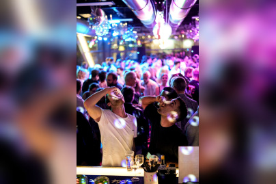 À Paris, Annette K. fait entrer le soleil et chasse la déprime hivernale