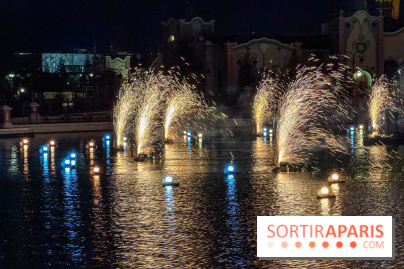 Disneyland Paris : Disney Cascade of Lights, le spectacle nocturne sur Adventure Bay