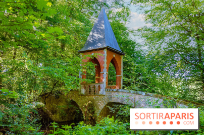 La réserve Naturelle des Etangs de Bonnelles, son pont kiosque, temple de l'amour et ses trésors