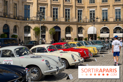 Le Rallye des Princesses expose ses voitures de collection sur la Place Vendôme