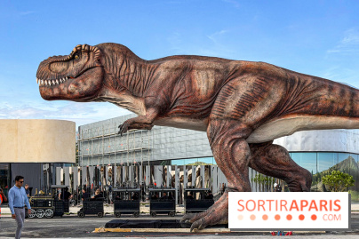 Valvert Croix Blanche : le complexe shopping-loisirs XXL en Essonne avec fontaine et parc à dinosaures