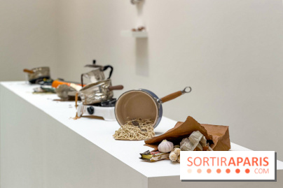 Serena Carone : une exposition dans un monde de faïence et de faux-semblants à la galerie Perrotin