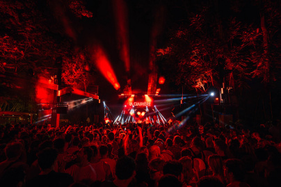 La Clairière : le club open-air de Paris pour l’été 2026 - @SEBASTIENK ARTS CLAIRIERE 05511