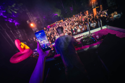 La Clairière : le club open-air de Paris pour l’été 2026 - @SEBASTIENK ARTS CLAIRIERE 06822