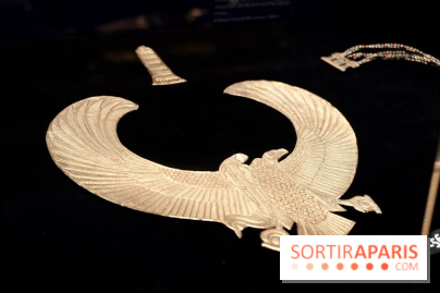 Un pectoral ailé dans l’exposition Toutânkhamon - Toutankhamon : son tombeau et ses trésors