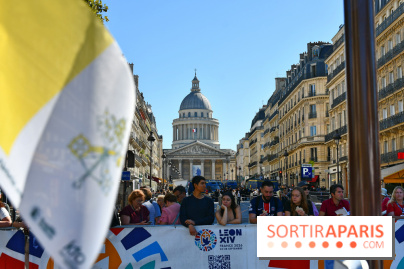 EN Images : le passage du pape Léon XIV en papamobile à Paris