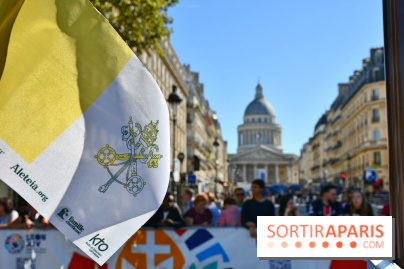 EN Images : le passage du pape Léon XIV en papamobile à Paris
