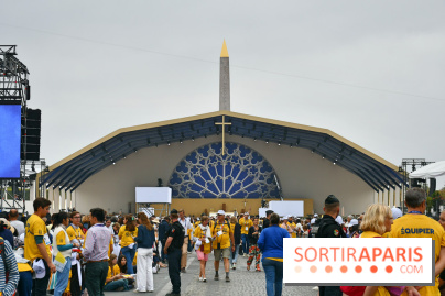 En images : la messe géante sur les Champs-Elysées du Pape Léon XIV