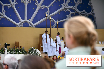 En images : la messe géante sur les Champs-Elysées du Pape Léon XIV