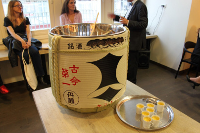 Paris Tokyo, Saké