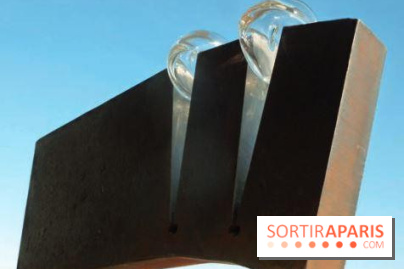 Rémi FAVIER , Bulles, 2013, acier et verre, 15 x 40 x 6 cm