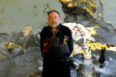 Dans l'atelier, l'artiste photographié au Petit Palais