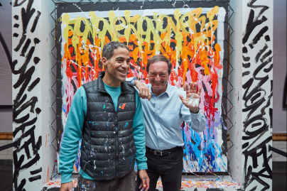 Le street-artiste JonOne réalise un graffiti à Saint-Augustin 