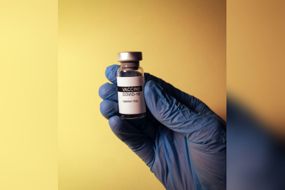 Le vaccin contre le covid vendu en ligne jusqu'à 1000 dollars