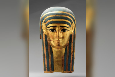 Grand masque funéraire Cartonnage doré et peint, 36 cm (H) Collection particulière © D.R. / Paul Louis