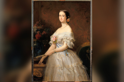 Les Dames de TrianonChateau de Versailles | Eugénie de Montijo, impératrice des Français (1826?1920) Représentée en robe de bal, portant le cordon de Grand?Croix de l'ordre des Dames Nobles de Marie?Louise d'Espagne Edouard?Louis Dubufe (1819?1883) Versailles, musée national des châteaux de Versailles et de Trianon © RMN?GP (Château de Versailles) / Gérard Blot