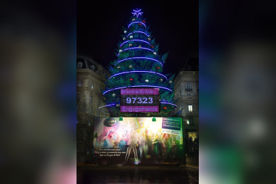 Sapin de Noël géant, place de la République