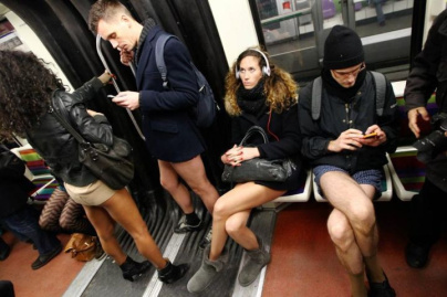 No pants subway ride Paris