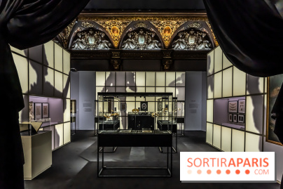L'exposition gratuite des Bijoux de scène de la Comédie Française se dévoile à l'Hôtel Mercy-Argenteau