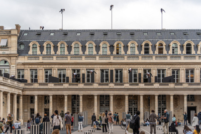 Horizon, le spectacle acrobatique exceptionnel sur la façade du Palais Royal