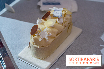 La Bûche de Noël poire et Anis d'Une Glace à Paris 2023