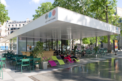 La terrasse du Café Monde et Médias sur la Place de La République