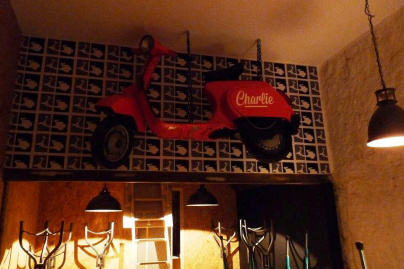 Charlie : le bar où la bière est à 2 balles 