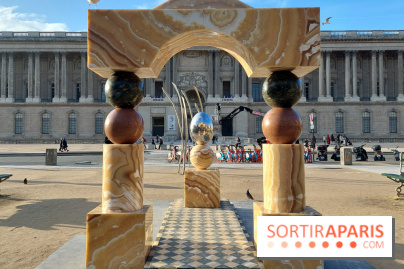 Paris : quel est ce portail monumental installé sur la place du Louvre ?