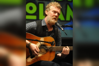 Glen Hansard, le chanteur et musicien irlandais, est décédé à l'âge de 56 ans