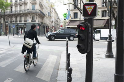 Le « cédez-le passage cycliste au feu rouge » généralisé à Paris