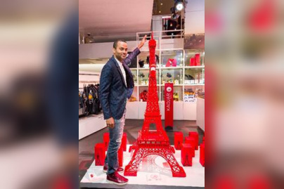 Tony Parker en dédicace à l'Atelier Renault