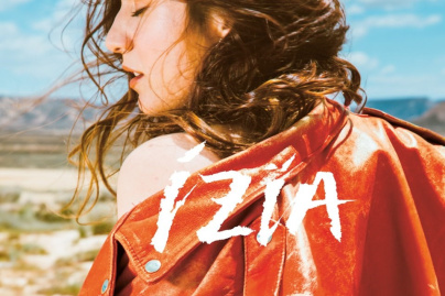 Izïa en rencontre et mini concert gratuit à la Fnac Forum des Halles