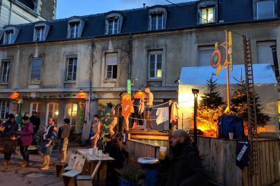 Feu aux fesses aux Grands Voisins : banc chauffant à ciel ouvert à Paris 