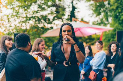 Madame Arthur en résidence d'été au Jardin Suspendu du Parc Floral