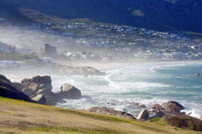 Covid : en Afrique du Sud, une nouvelle variante du virus plus « préoccupante » et « transmissible »