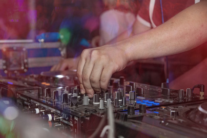 Reviens la nuit ! : une expérimentation clubbing à Paris avec Laurent Garnier, Chloé, Kiddy Smile...