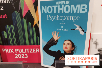 Amélie Nothomb en rencontre et dédicace à la Fnac Montparnasse à Paris