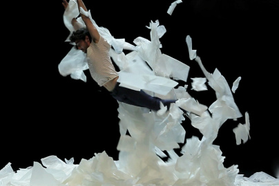 Tu, spectacle de cirque au Monfort théâtre