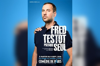Fred Testot dans Presque Seul à la Comédie de Paris