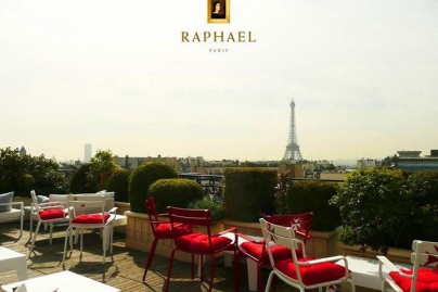 Terrasse et bar de l'hôtel Raphael : un lieu féérique