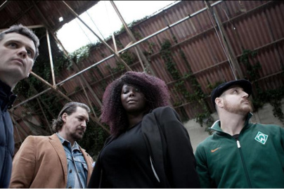 Slowly Rolling Camera en concert