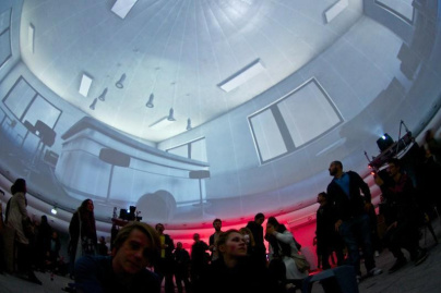 La ViennaSphere à Paris, place du Palais Royal
