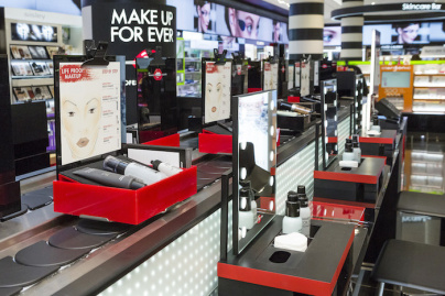 Make Up Forever ouvre son bar beauté chez Sephora Champs-Elysées