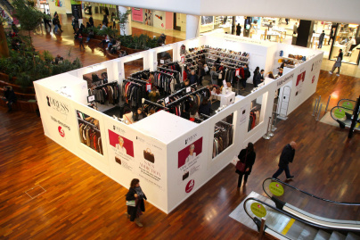 Dress in the city : la vide-dressing de luxe dans les centres commerciaux 