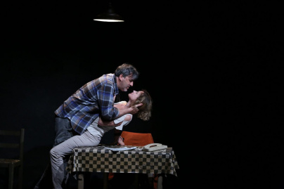 Le mec de la tombe d'à côté